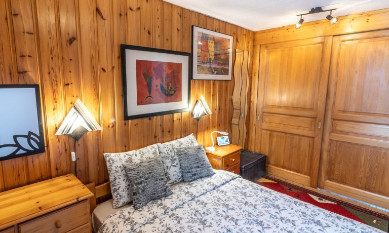 Bedroom1-2_1920