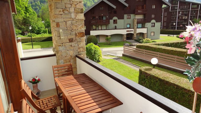 Apartment-One_of_the_two_balconies